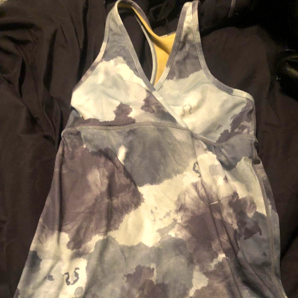 Lululemon grey/white splash flowy tank top SZ. 6